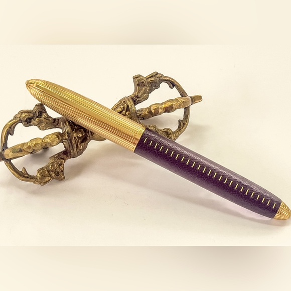 Louis Vuitton Doc Burgundy Leather & Gold Pen - EUC